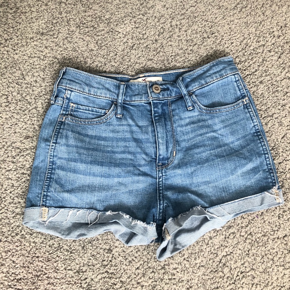 π΄ Hollister High waisted Jean Shorts - Picture 2 of 6